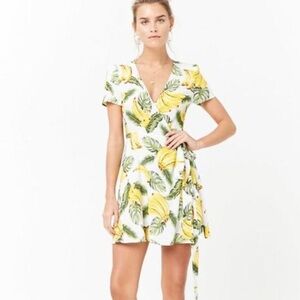 Forever 22 banana palm wrap mini dress size small